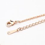 Halskette mit durchbrochenem, pfauenförmigem Anhänger, tschechischem Kristall, mehrfarbig