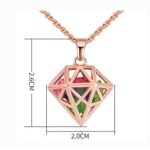 Halskette in Form eines Diamantkristalls mit durchbrochenem Anhänger, mehrfarbig