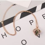 Halskette in Form eines Diamantkristalls mit durchbrochenem Anhänger, mehrfarbig