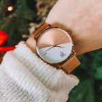 Shengke Damenuhr mit roségoldenem Armband