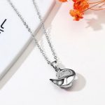 Halskette mit Schwanenanhänger, verziert mit Swarovski-Kristallen, rosa