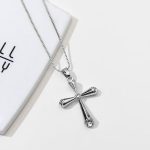 Halskette mit silbernem Kreuzanhänger, tschechischer Kristall, weiß