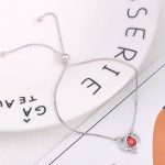 Armband mit Herz, verziert mit Swarovski-Kristallen, rot