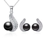 Set aus Perlenkette und Ohrringen, verziert mit Swarovski-Kristallen, schwarz