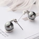 Set aus Perlenkette und Ohrringen, verziert mit Swarovski-Kristallen, schwarz