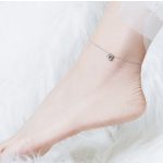 Silbernes Fußkettchen mit Herzanhänger