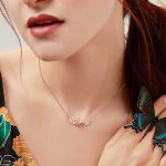 Ezüst nyaklánc pillangóval