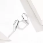 Silberohrringe, moderne Linie, mit Zirkoniumkristall, in silberner Farbe