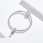  Silberner Schlüsselanhänger mit Zirkonkristall