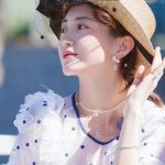 Silberne Halskette mit Buchstabenanhänger, B