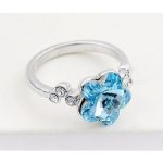  Blumenförmiger Ring, Aquamarin, verziert mit Swarovski-Kristallen, 5,5