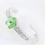  Blumenförmiger Ring, Peridotgrün, verziert mit Swarovski-Kristallen, 7,5