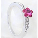  Blumenförmiger Ring, Fuchsia, verziert mit Swarovski-Kristallen, 6,5