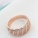  Modischer Ring, funkelndes Gold, 8,5