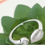  Blattförmiger Zirkonia-Ring, 8,5