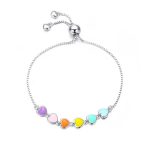 Ezüst karkötő színes szívekkel