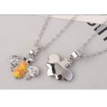 Halskette mit Bienenanhänger, gelb