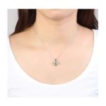 Halskette mit Bienenanhänger, schwarz