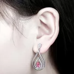 Tropfenförmige Ohrringe mit Swarovski-Kristall, rosa