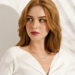 Silberne Halskette mit minimalistischem Anhänger