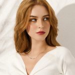 Silberne Halskette mit minimalistischem Anhänger