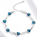 Silberarmband mit blauen Herzen
