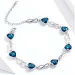 Silberarmband mit blauen Herzen