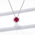 Silberne Halskette mit Kleeblatt-Anhänger, rot