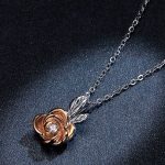 Silberne Halskette mit Rosenanhänger, Roségold
