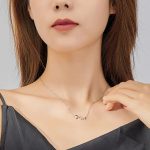 Silberne Halskette mit Fischgräten-Anhänger, Roségold