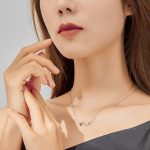 Silberne Halskette mit Fischgräten-Anhänger, Roségold