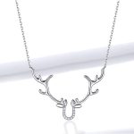 Silberne Halskette mit Hirschgeweih-Anhänger