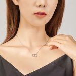 Silberne Halskette, doppelter Ehering mit Anhänger