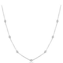 Silberne Halskette mit Kristallverzierung