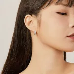 Ezüst fülbevaló, opál