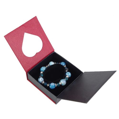 Hochwertige Schmuckschatulle mit Herzmuster für ein Armband