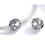 Silberner Perlenanhänger mit Herzen