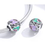 Silberanhänger mit bunten Herzen