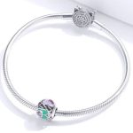 Silberanhänger mit bunten Herzen