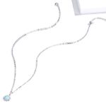 Silberne Halskette mit Sonnenanhänger