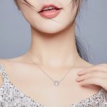 Silberne Halskette mit Marienkäfer-Anhänger