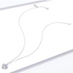 Silberne Halskette mit Lebensbaum-Anhänger