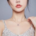 Silberne Halskette mit Lebensbaum-Anhänger