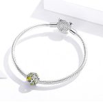 Silberanhänger mit Perlenblättern