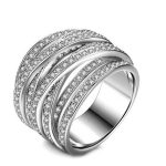 Silberfarbener Ring mit Zirkoniasteinen, 6