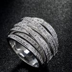  Silberfarbener Ring mit Zirkoniasteinen, 7