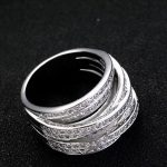  Silberfarbener Ring mit Zirkoniasteinen, 8