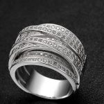  Silberfarbener Ring mit Zirkoniasteinen, 8