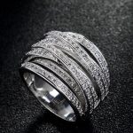  Silberfarbener Ring mit Zirkoniasteinen, 8