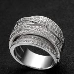  Silberfarbener Ring mit Zirkoniasteinen, 9